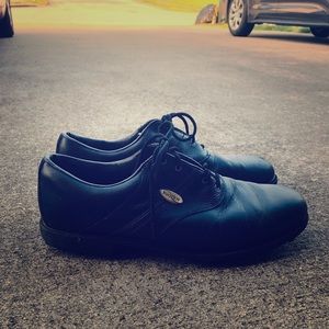 Men’s golf shoes